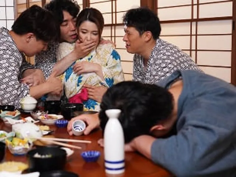 đưa Người vợ đi suối nước nóng, Anh xã không biết bà xã bị người khác nện sấp mặt